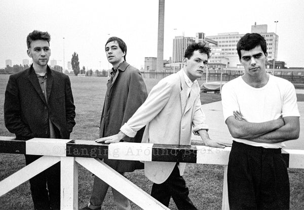 A LONG SLOW TWIST - THE ASSOCIATES 1980/81